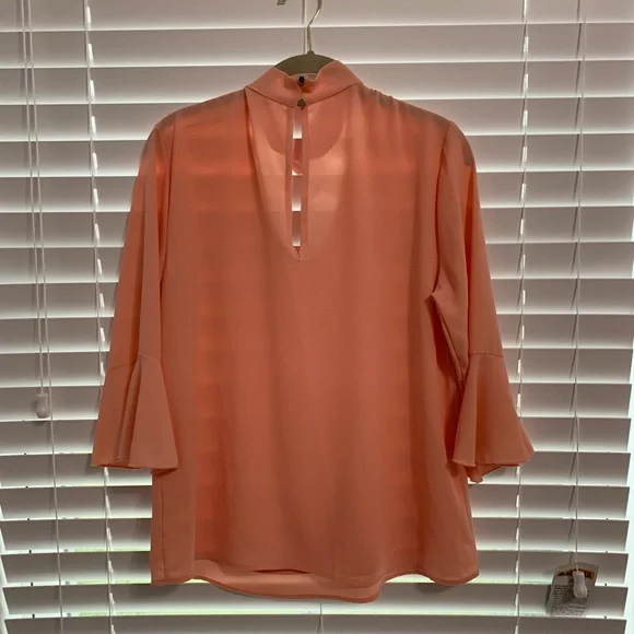 2/$20 or 3/$25 Sz L Peach Blouse w/ Flutter Sleeves - Picture 6 of 7